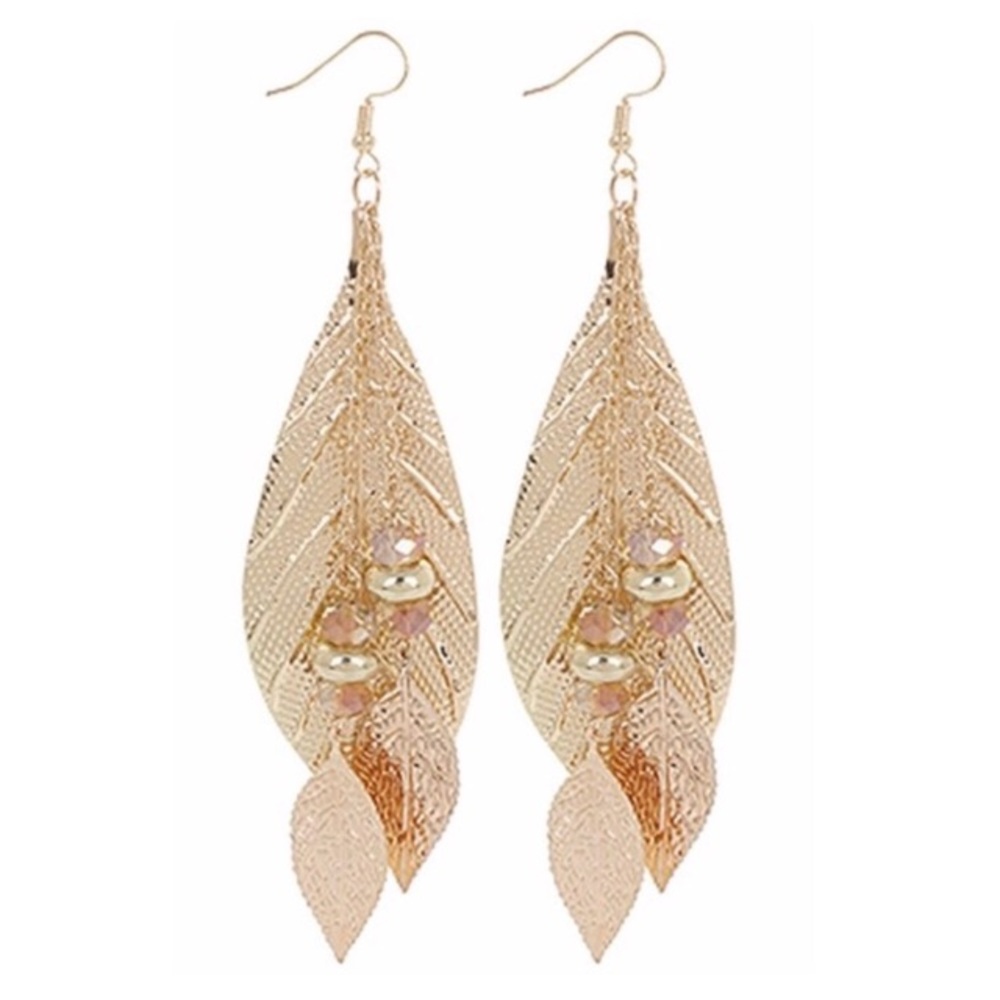 NWT ✨ Leaf Dangle Earrings!!